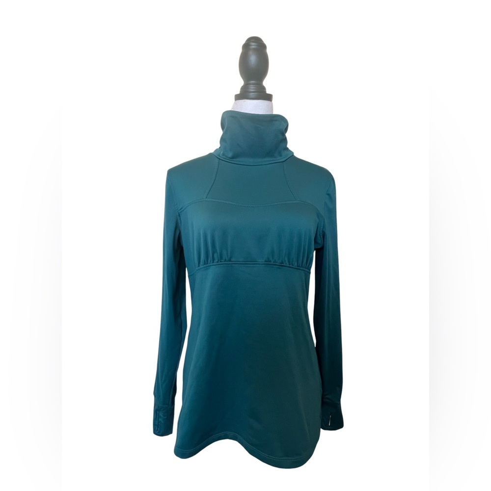 Turquoise Athleta pullover base layer.
